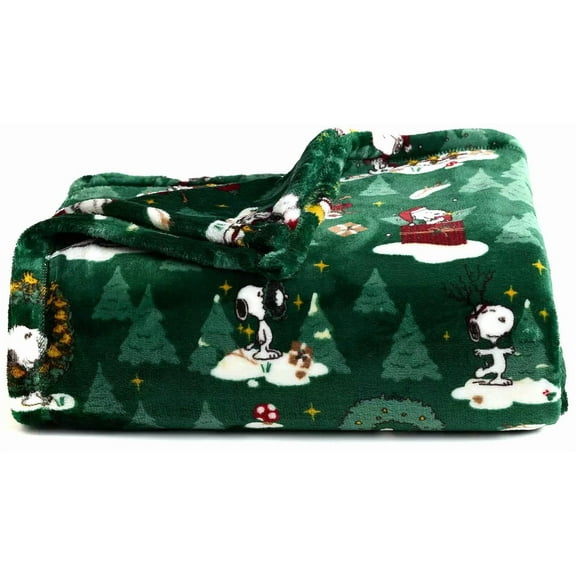 Big One Oversized Plush Peanuts Snoopy Christmas Throw Blanket, Green 5'x6'