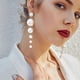 thumbnail image 1 of Pendientes largos de perlas artificiales, 1 of 4