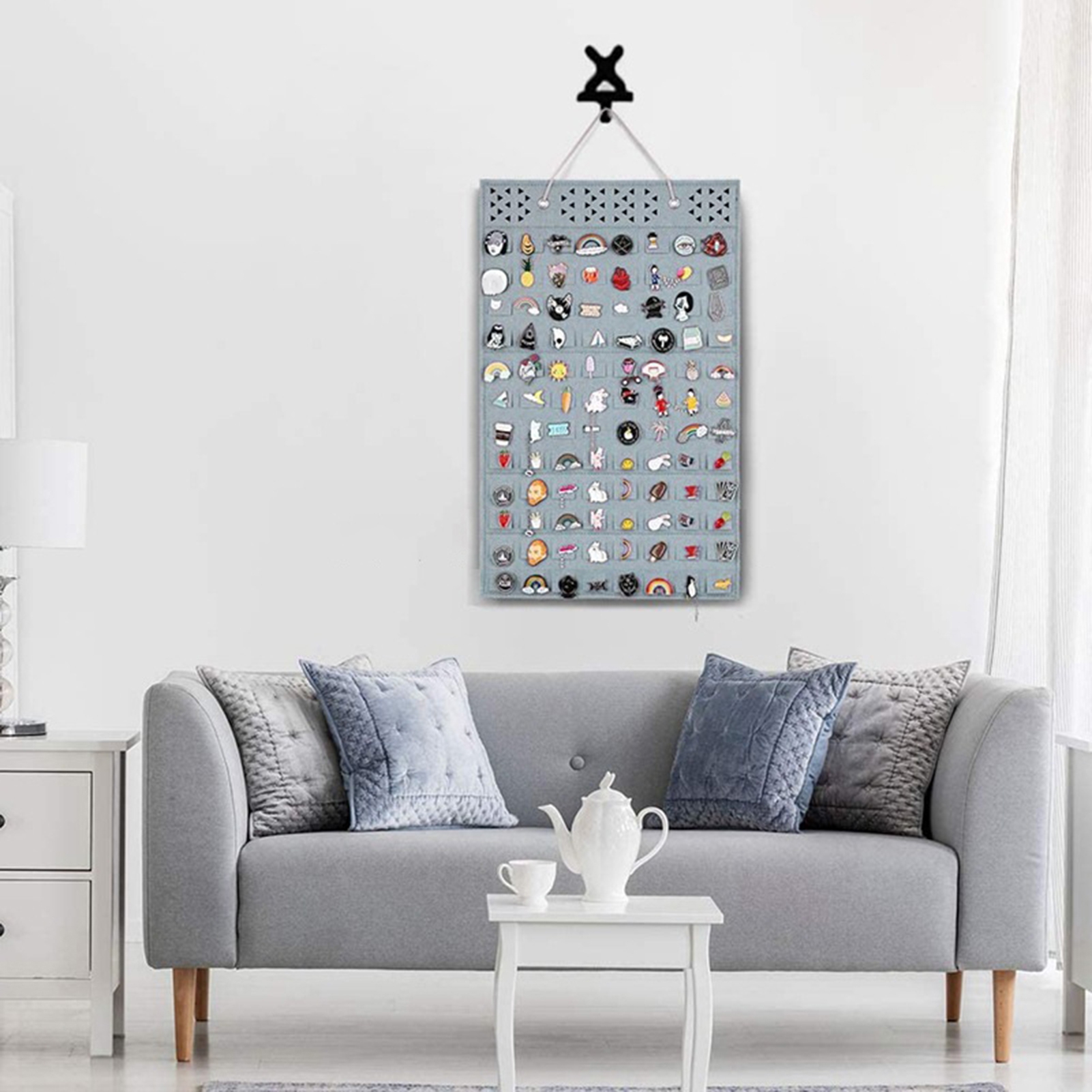 Hanging Brooch Organizer Wall Hanging Pin Organizer Felt Brooch Storage Bag with 96 Pin Capacity Space-saving Display Case for Enamel Pins Earrings