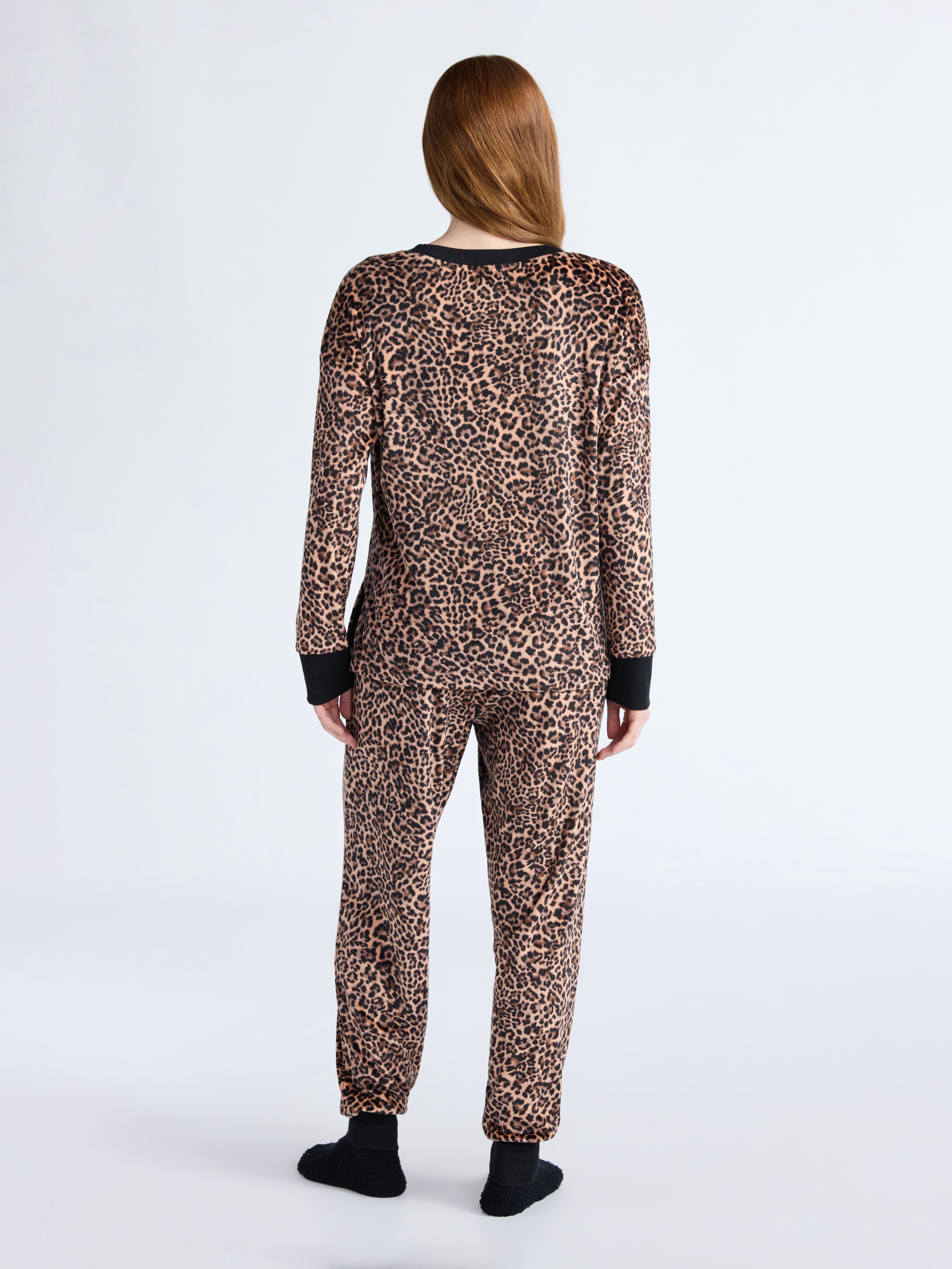 Joyspun Women’s Stretch Velour Long Sleeve Top, Pants, and Socks Pajama Set, 3-Piece, Sizes XS-4X