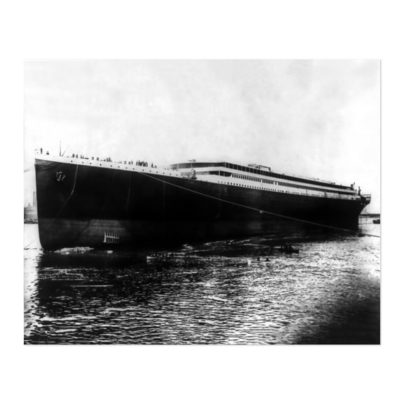 HISTORIX Vintage 1911 The Titanic Photo Print - Vintage Photo of The Titanic Poster Wall Art - Old Poster Photo of RMS Titanic Ship