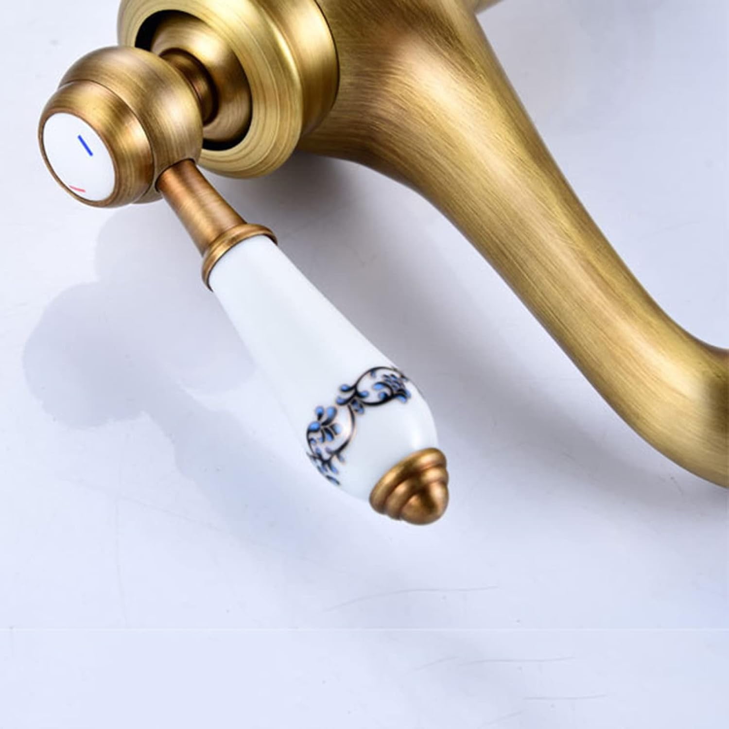 Antique Brass Bathroom Faucet, 360° Swivel Bathroom Sink Faucet, Cold Hot Mixer Vintage Vanity Tap, Single Handle Bathroom Sink Faucet High, A