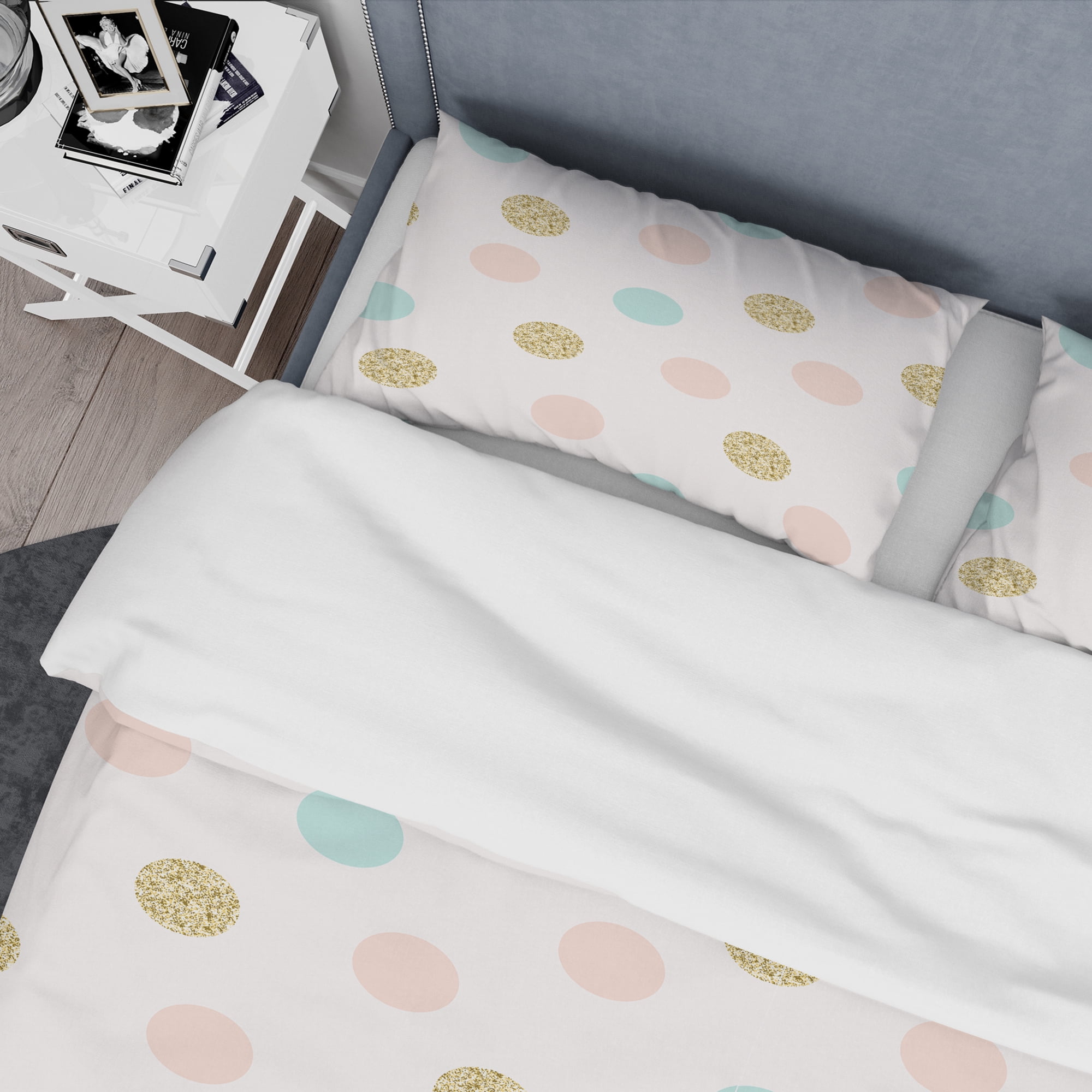 Designart 'Gold Chic Design III' Mid-Century Modern Duvet Cover Set