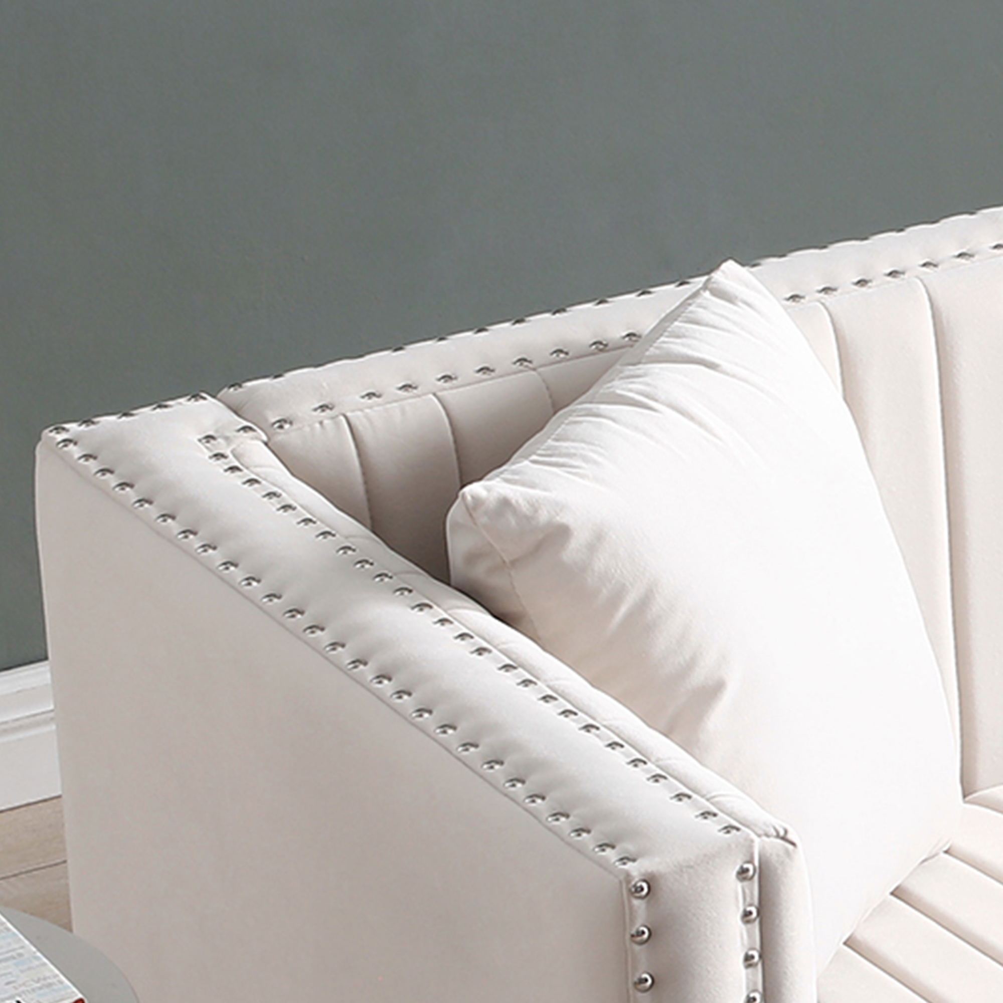 Modern Velvet Upholstered Sofa, 2 Seater Tufted Couch Loveseat with 2 Pillows and Nailhead Trims for Living Room Apartment Office