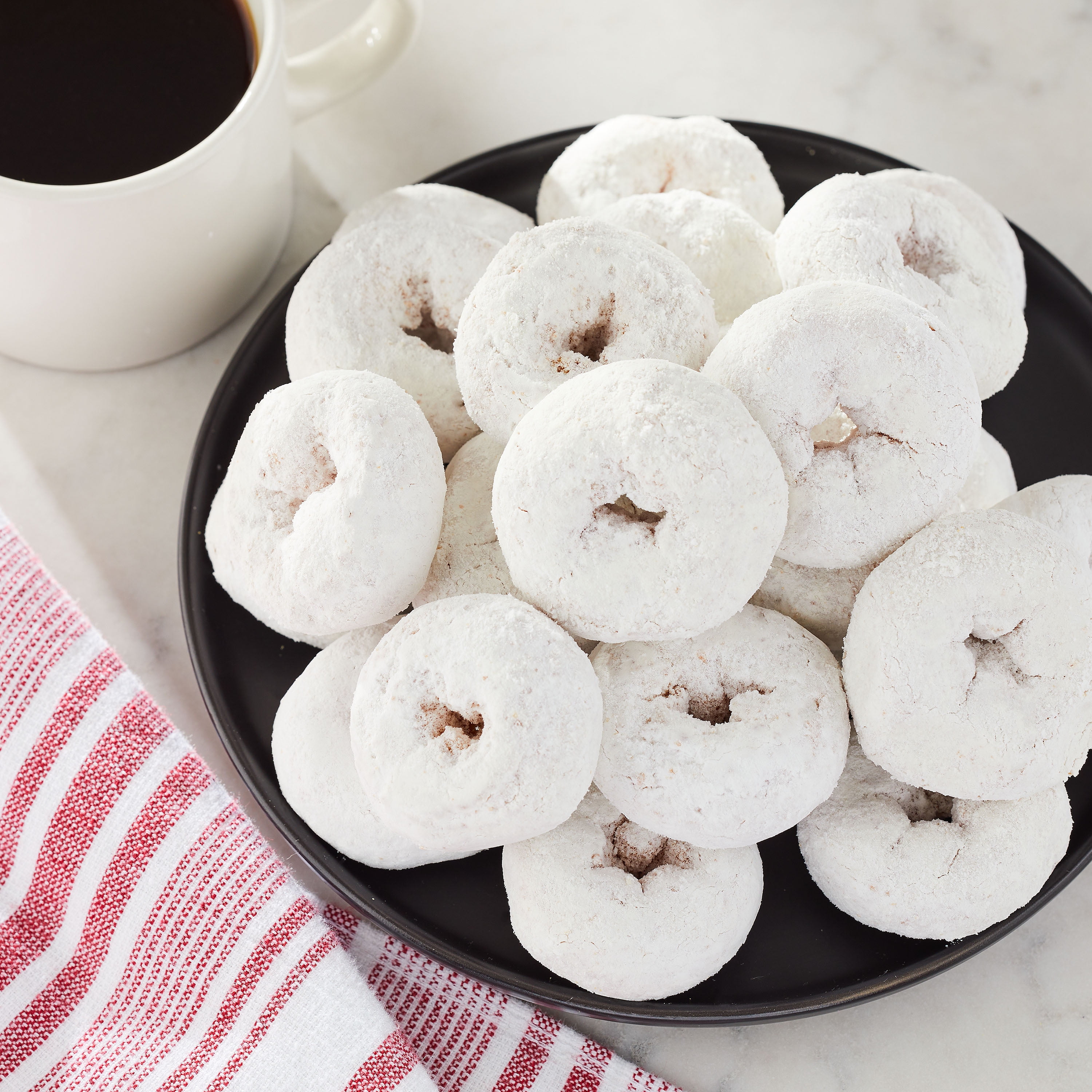 Freshness Guaranteed Powdered Sugar Mini Donuts, 14 oz Clamshell (Shelf Stable)