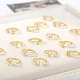 thumbnail image 4 of Anillo con letra AZ dorado para dama, anillo creativo con circonitas ajustable para los dedos, 4 of 5