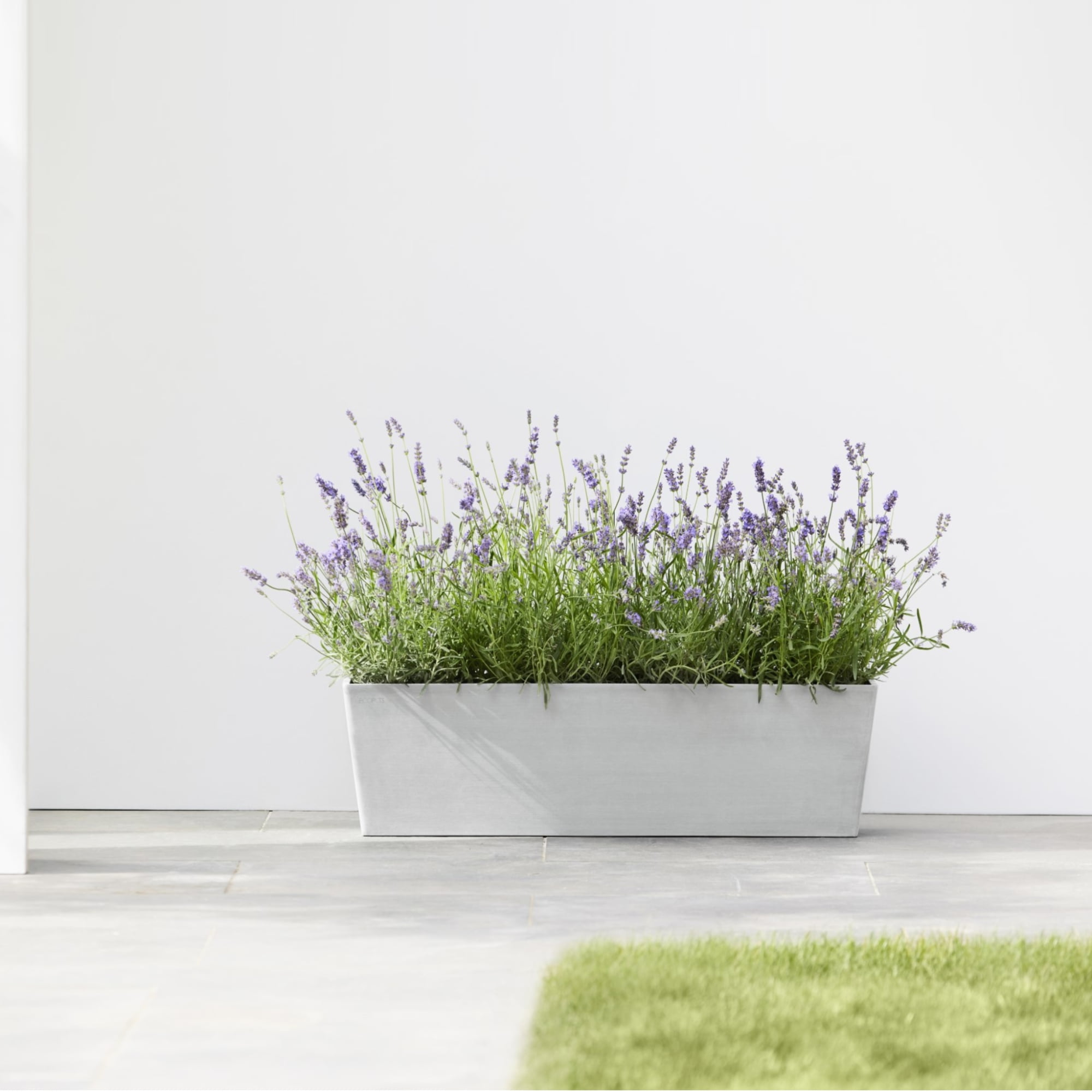 Ecopots Bruges Durable Modern Rectangular Indoor/Outdoor Recycled Based Composite Flower Pot Planter, Pure White, 31.5"