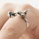 thumbnail image 5 of Anillo vintage con estilo para mujer y hombre, con diseño de nudillos, ideal como regalo de Navidad o Pascua., 5 of 8