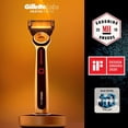thumbnail image 2 of Maquinilla de afeitar con calefacción Gillette GilletteLabs para hombre y kit de inicio, 2 of 7