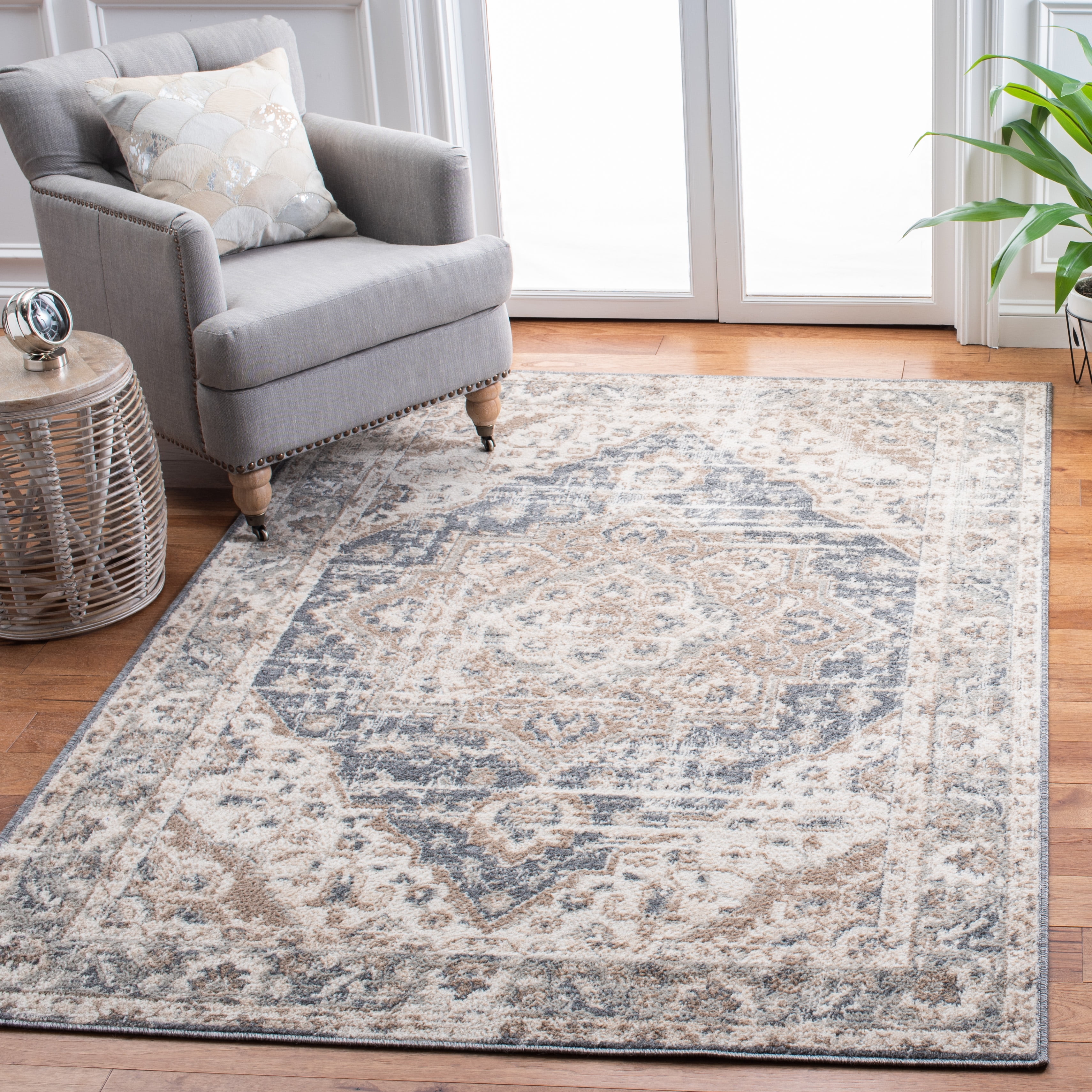 SAFAVIEH Pyramid Jefferson Oriental Area Rug, Ivory/Beige, 5'3" x 5'3" Square
