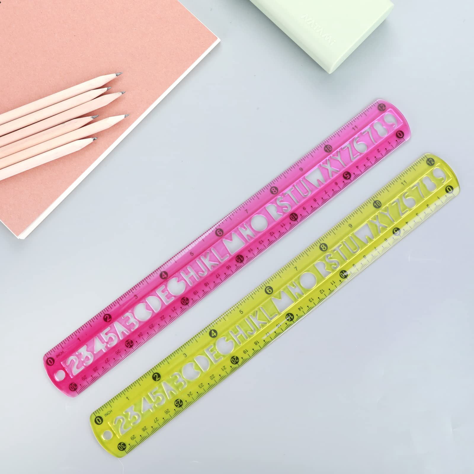 Denhf 1Pc Flexible Ruler, 12 Inch Clear Bendable Ruler with Centimeters and Inches, Soft Plastic Ruler for Teacher Office Supplies, Classroom Must Haves, Studying Essentials, 30cm, Pink