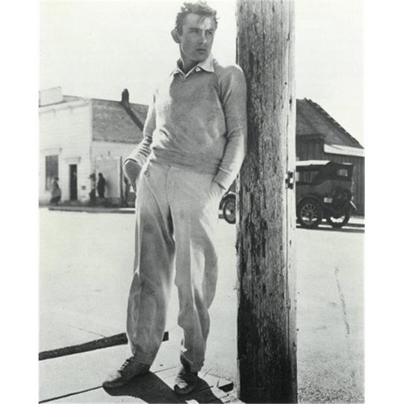 Athlon Sports CTBL-022149 James Dean Carte d'Affiche Vintage Non Signé N&B 8 x 10 & Photo - Appuyé sur un Poteau