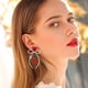thumbnail image 5 of Un par de aretes de punto a mano de cuentas de flores Pendientes de diseño de cristal del arco Pendientes Airy Pendientes Regalo, 5 of 8