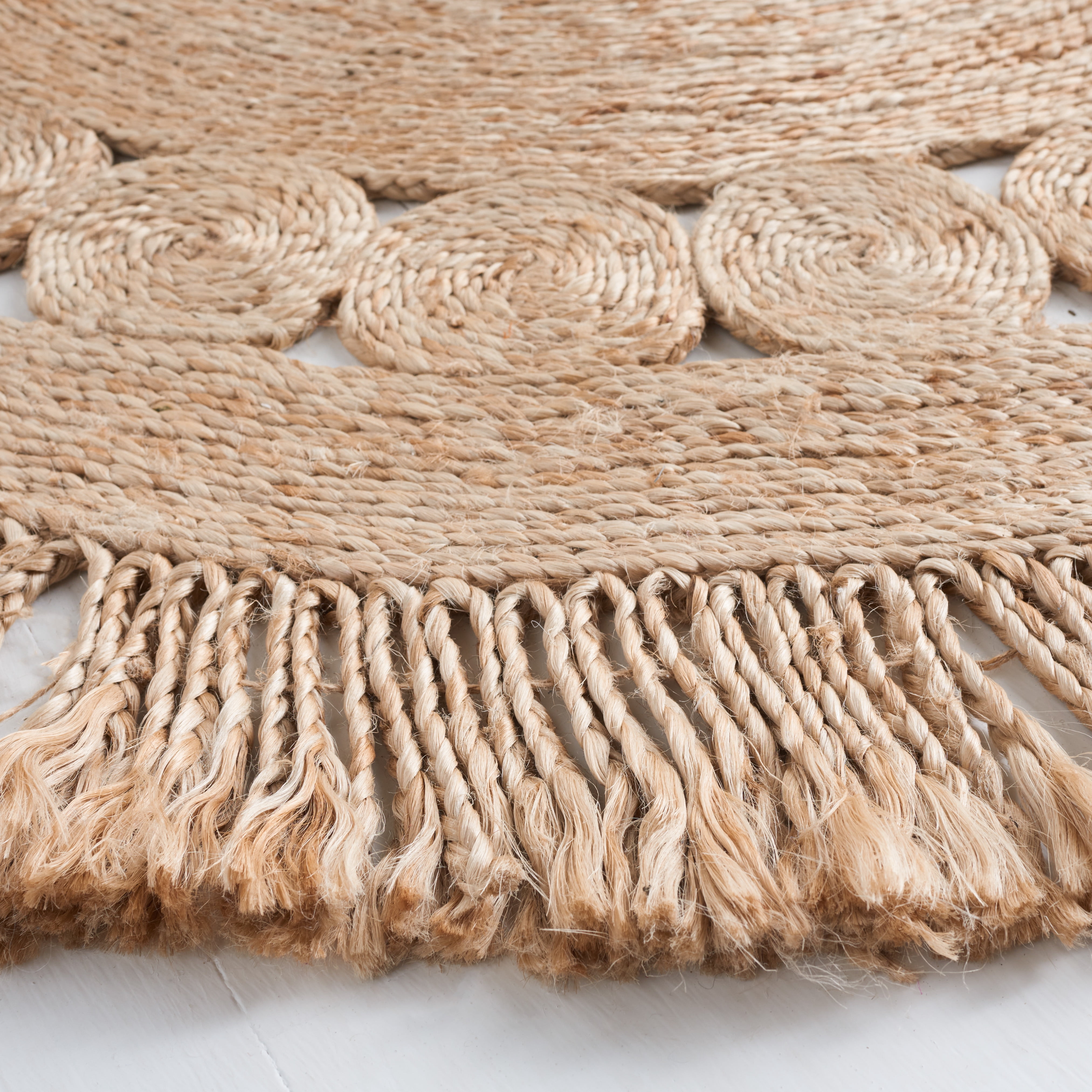 SAFAVIEH Natural Fiber Braelyn Geometric Area Rug, Natural, 4' x 4' Round