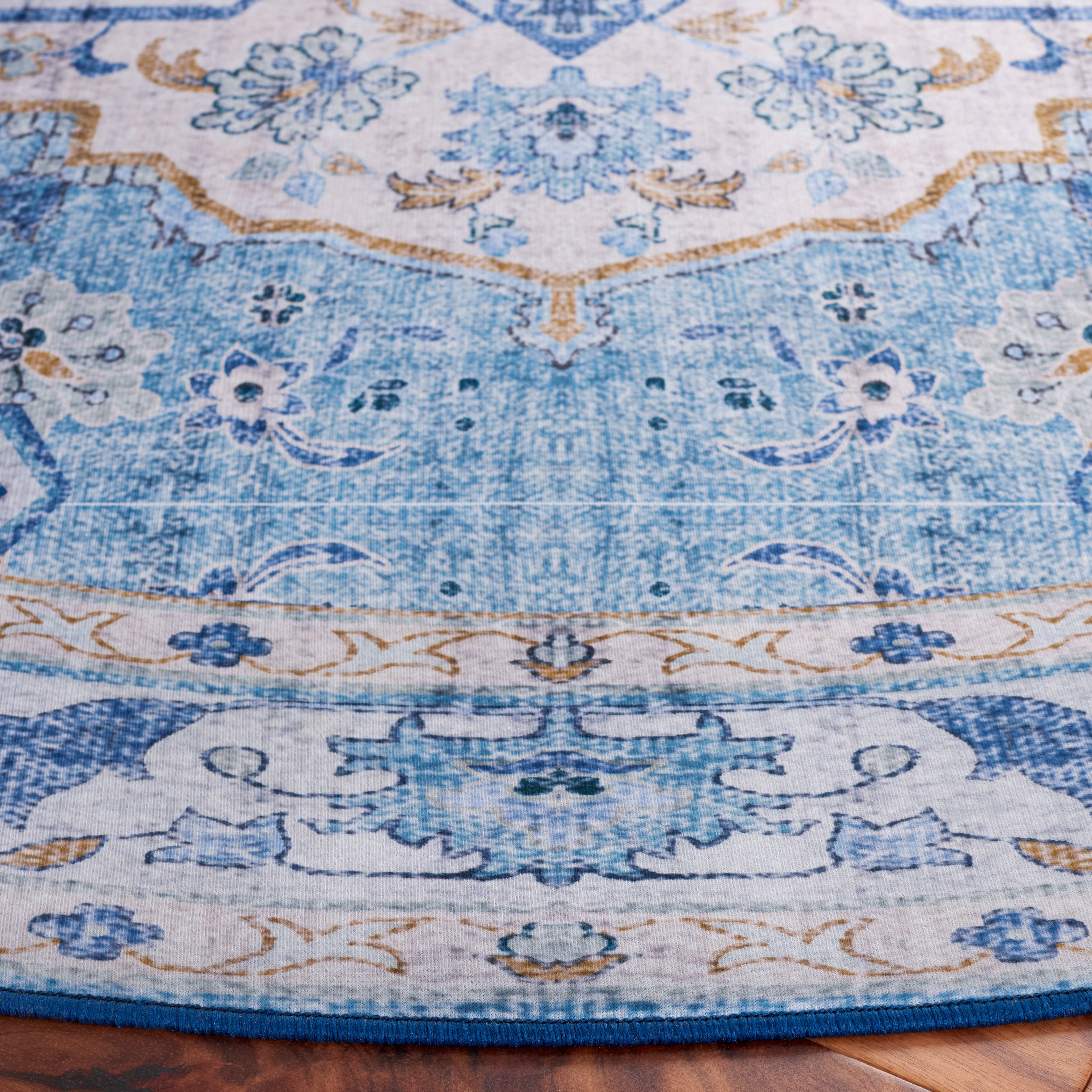SAFAVIEH Tucson Luvina Oriental Machine Washable Area Rug, Light Blue/Blue, 4' x 4' Round