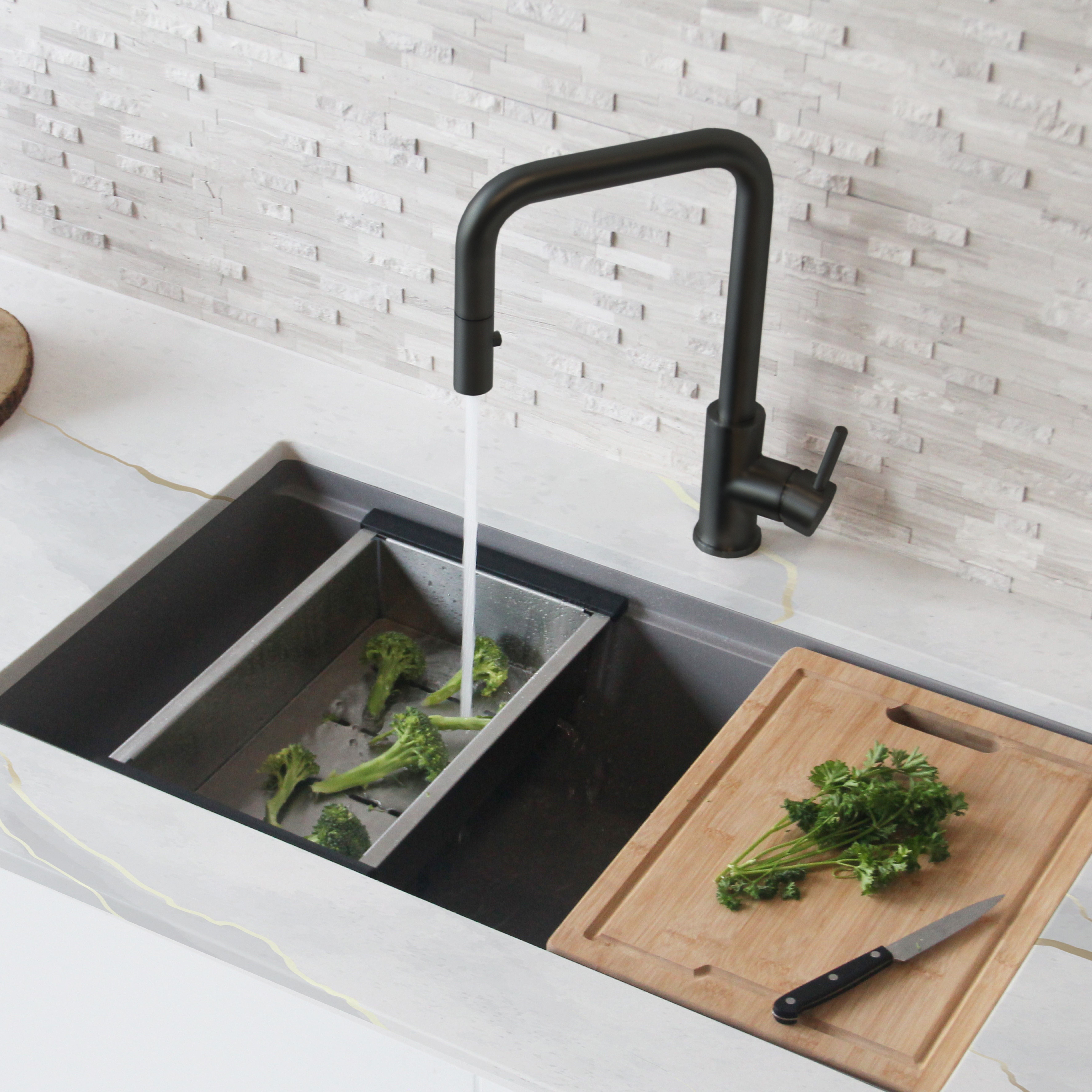 Stylish Rivo One-Handle Matte Black Pull Down Kitchen Faucet Height 14" K-148N