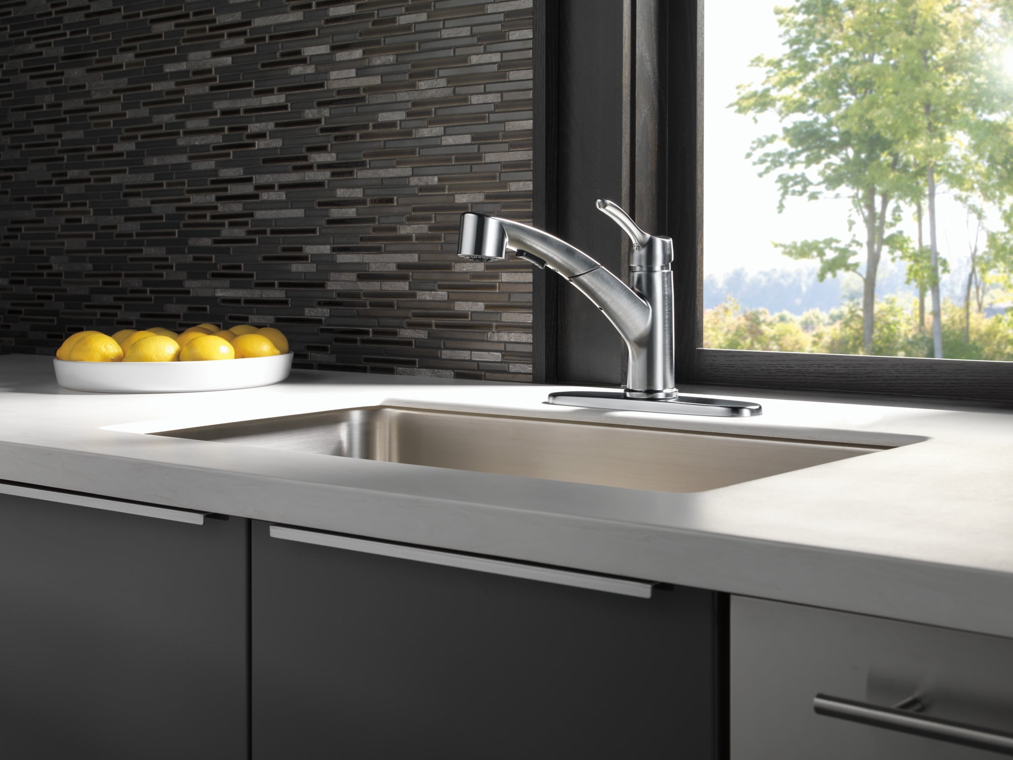 Collins Single Handle Pull-Out Kitchen Faucet in Arctic Stainless 4140-AR-DST