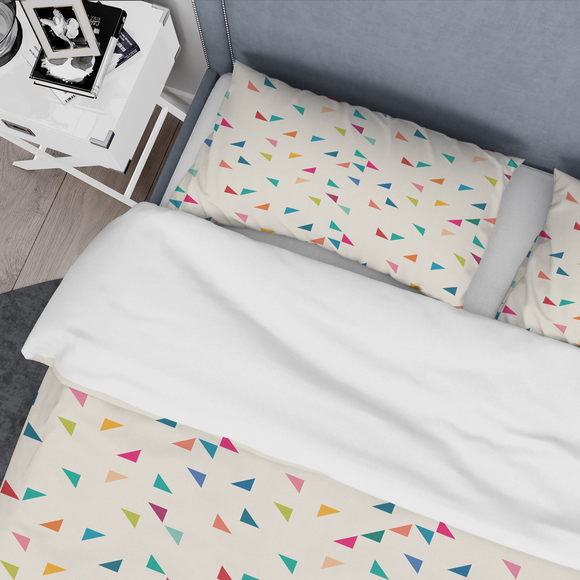 Designart 'Abstract Triangular Retro Pattern I' Mid-Century Modern Duvet Cover Set