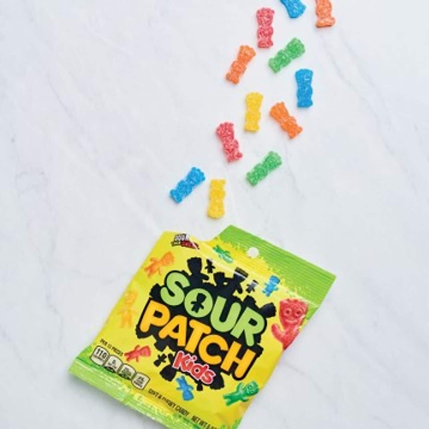 CANDY様(12/1) Sour Patch Kids Assorted Gummy Candy Candy 5 oz 12/Carton