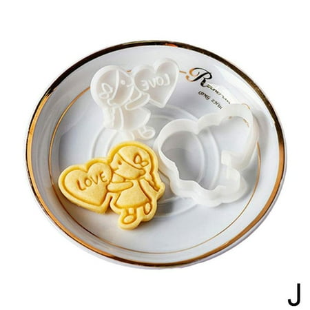 

Valentine s Day Love Bear Cookie Cutter Biscuit Mold Boy Girl Fondant Cake Mould Baking Tool 3d Plastic Cookie Mold For Wedding O3T1