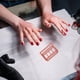 thumbnail image 4 of Estuche organizador portátil para herramientas de manicura con 16 agujeros para cabezal de pulido de uñas, color marrón, 4 of 5