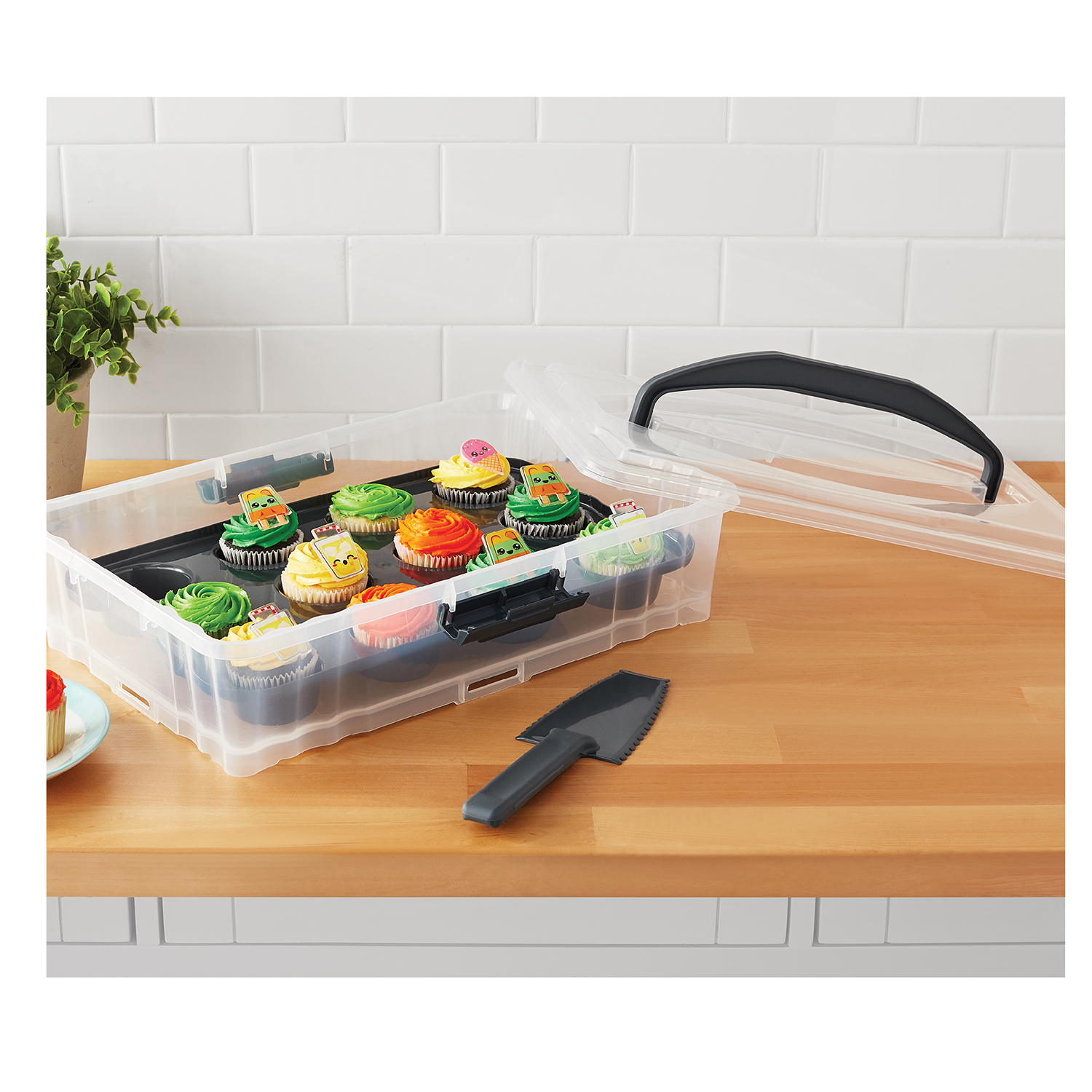 Mainstays Dessert Carrier, Rectangular Design, Clear Plastic with Dark Gray Handle and Clasps, Includes Slice-and-Serve Utensil (1 Each) 18" x 12" x 4.3" - image 2 of 8