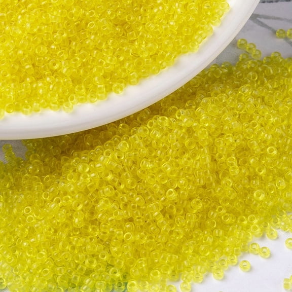 MIYUKI Round Rocailles Beads Japanese Seed Beads (RR136) Transparent Yellow 15/0 1.5mm Hole: 0.7mm about 27777pcs/50g