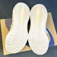 thumbnail image 4 of EUC Asics Gel-Cumulus 26 in White Running Shoe - Women's Size 8.5 | EU 40, 4 of 6