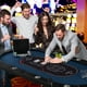 Costway Pliable 10 Joueur de Poker Table Casino Texas Holdem W / LED Lumières Ports USB – image 3 sur 10