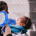 thumbnail image 4 of KAIYANG Micrófono cambiador de voz azul para niños, amplificador de voz múltiple, juguete para cambiar la voz (sin batería), 4 of 5