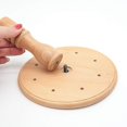 thumbnail image 4 of Estante de madera de haya con 8 carretes de hilo, soporte para acolchar bordado y costura, 4 of 4