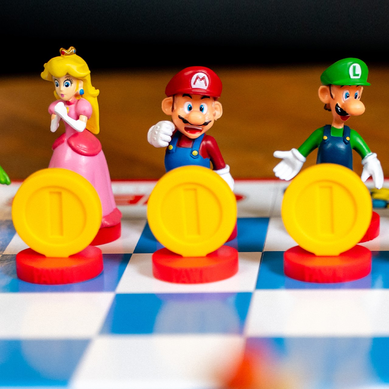USAopoly Super Mario Chess Game – 32 Hand-Painted Pieces photo 4