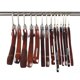 thumbnail image 5 of Juego de 10 perchas de madera vintage para ropa, perchas de madera antideslizantes con flocado para uso doméstico, perchas para guardarropa y pantalones, 5 of 5