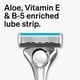 thumbnail image 5 of Maquinilla de afeitar Schick Quattro Titanium con 1 mango y 4 cartuchos, 5 of 8