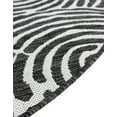 thumbnail image 5 of Unique Loom Outdoor Modern Collection Area Rug - Maze (7' 10" Round Black and White), 5 of 6