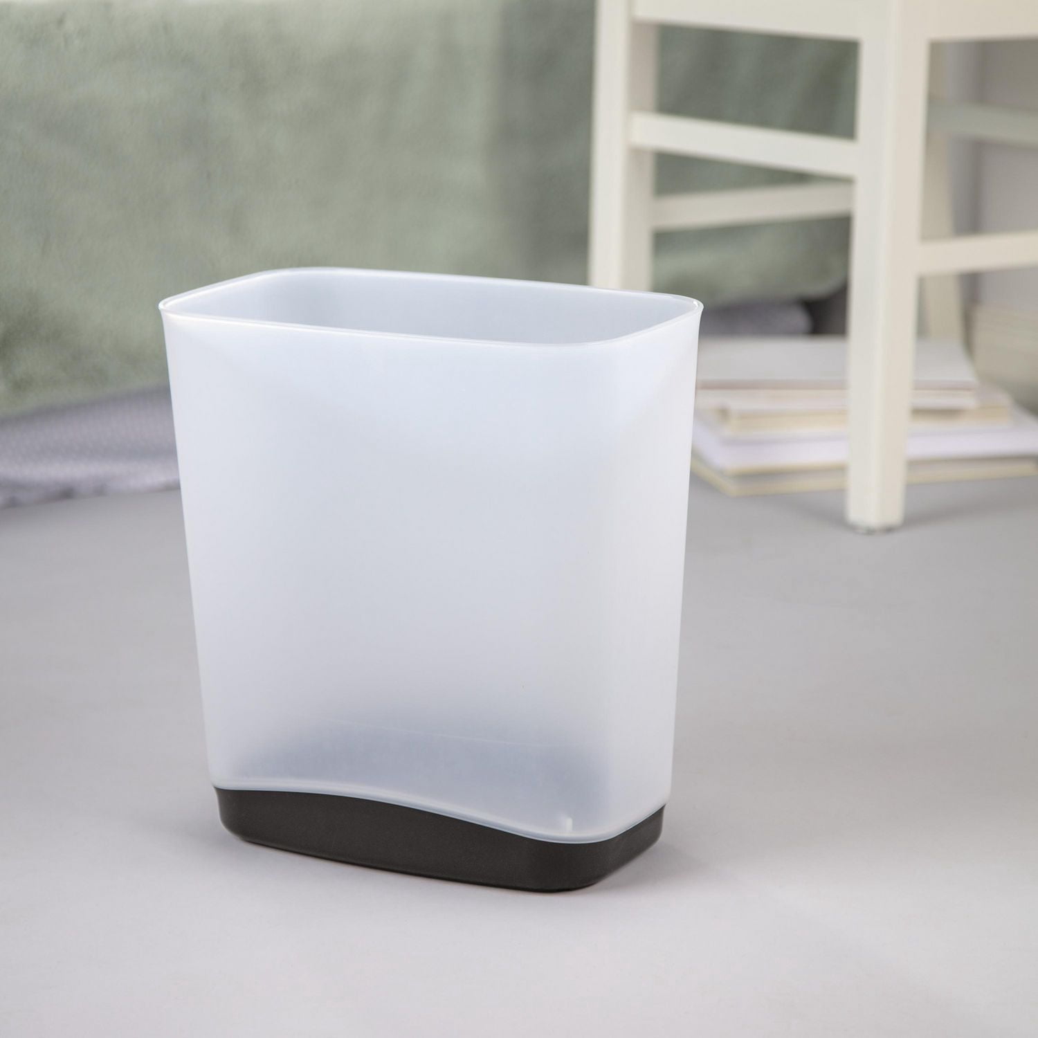 Sterilite 12.5L Corbeille Étroite- Gris