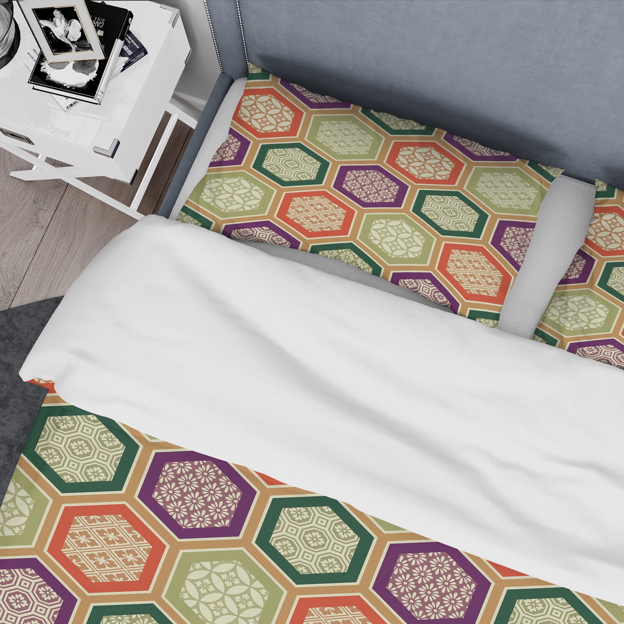 Designart 'Traditional Japanese Pattern' Modern & Contemporary Duvet Cover Set