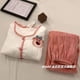 thumbnail image 2 of Pijamas de punto de estilo coreano para mujer, terciopelo coral grueso, ropa sencilla para el hogar de otoño e invierno, se puede usar al aire libre, 2 of 2