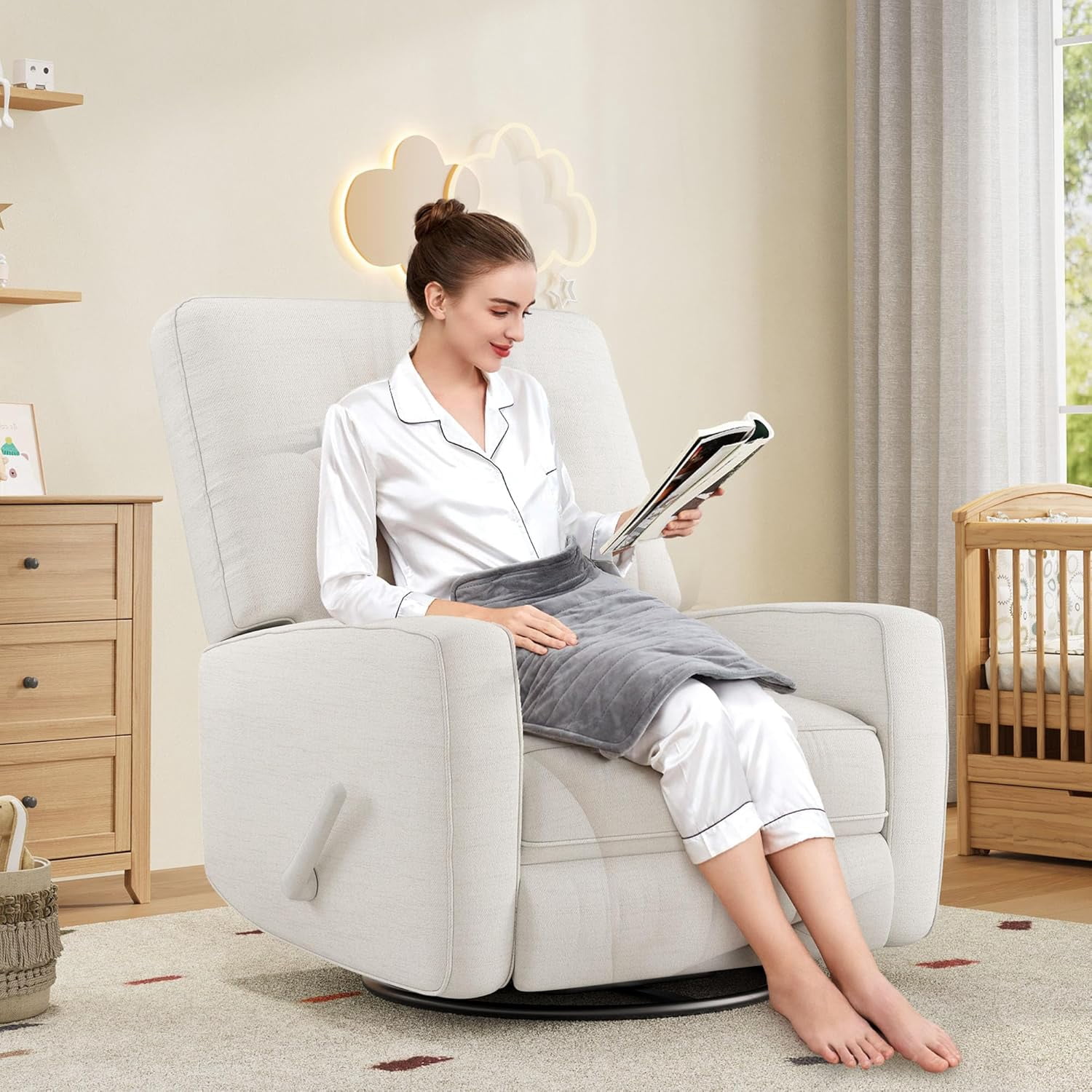 Nursery Recliner Chair, 360° Swivel Rocking Glider Chair for Adults with Adjustable Backrest & Footrest, Cozy Linen Upholstered Armchair for Living Rooms, Bedrooms, Apartments, Beige