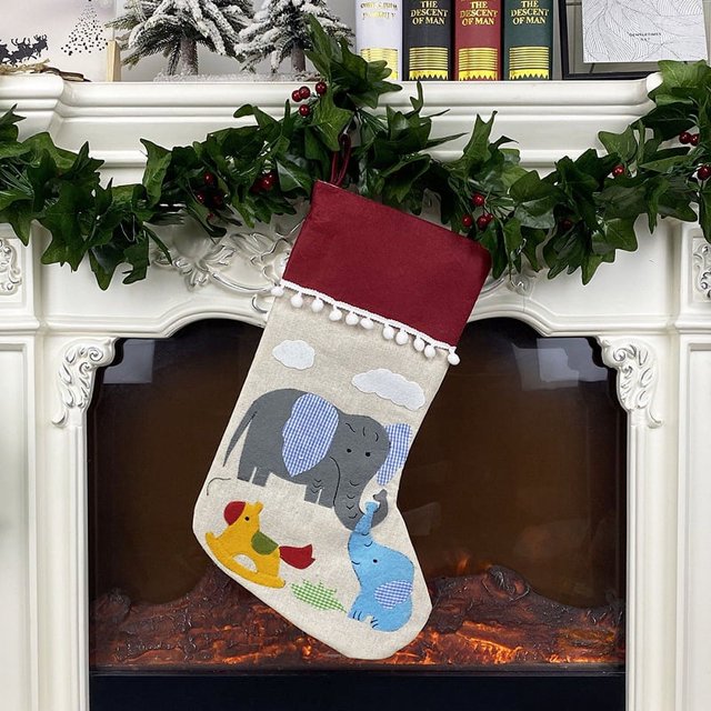5 medias navideñas │ Medias navideñas │ Chimenea navideña colgante para la familia │ Decoración navideña │ Fiesta de temporada navideña