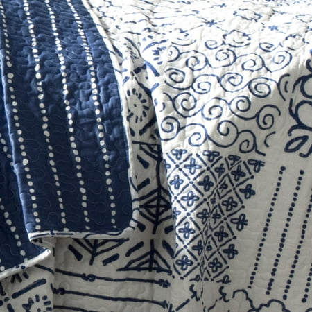 Lush Decor Monique Geometric Print Pattern Cotton Lightweight Reversible Quilt, King, Blue, 3-pc set includes: 1 Quilt, 2 Pillow Shams