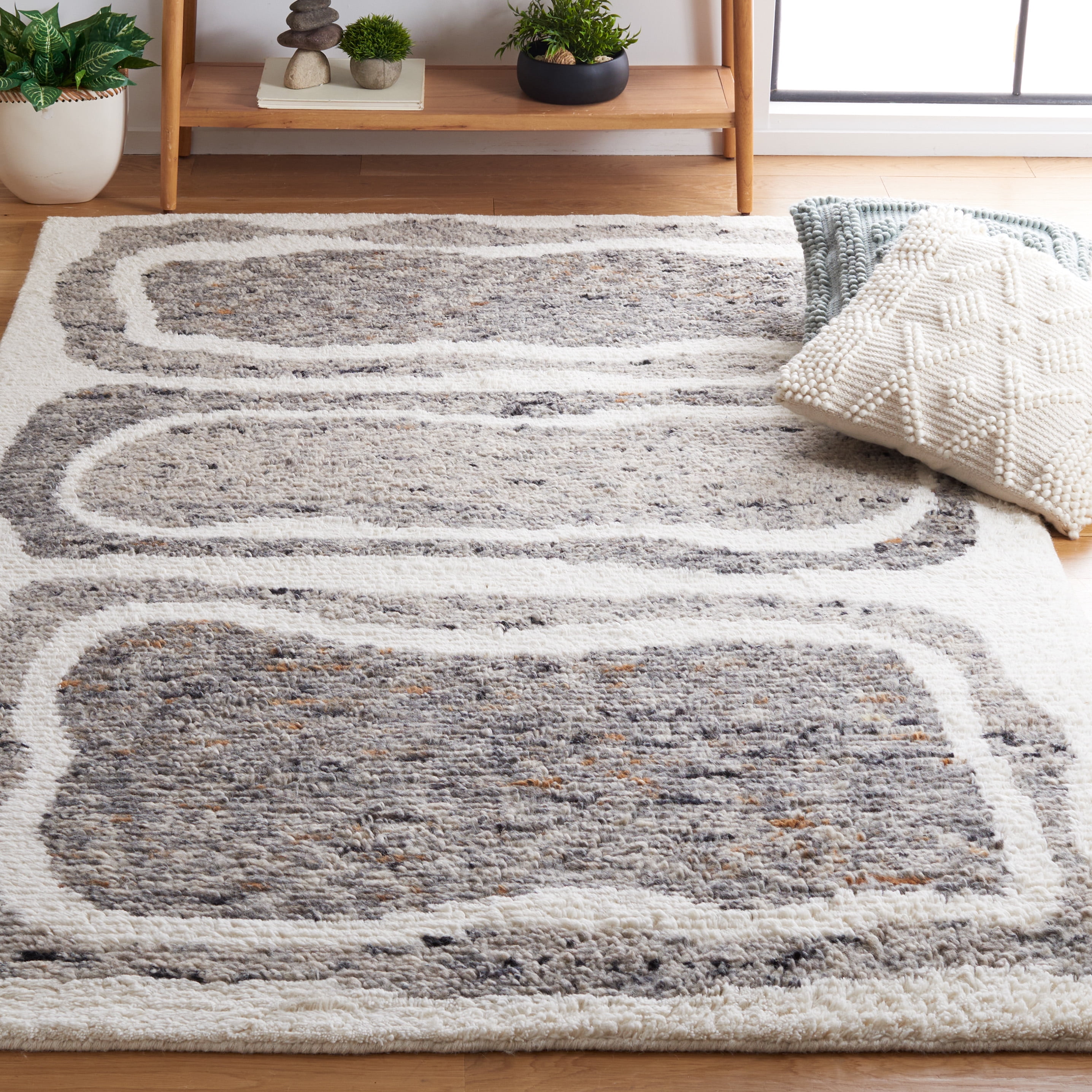 SAFAVIEH Casablanca Rhoda Geometric Wool Area Rug, Ivory/Dark Grey, 6' x 9'