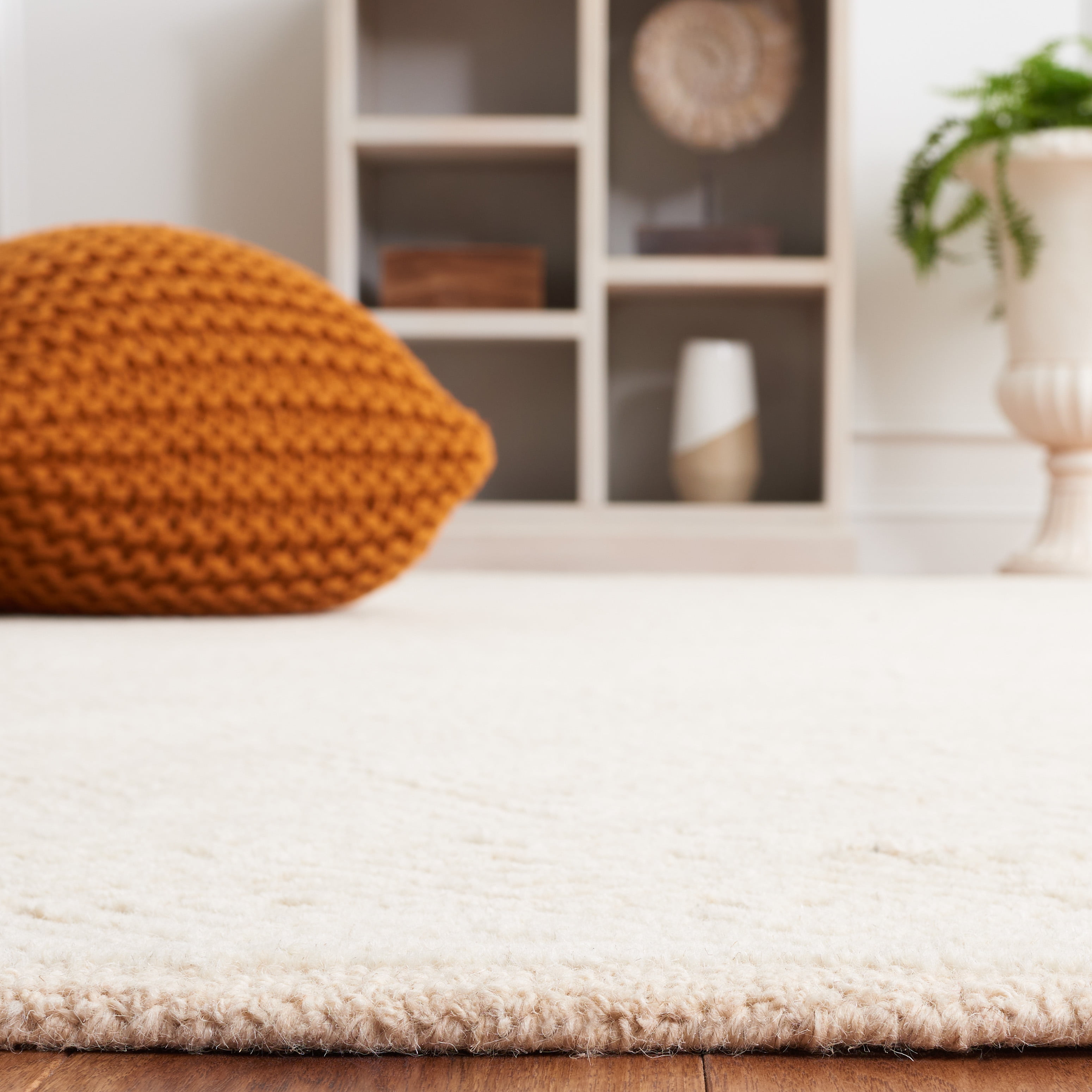 SAFAVIEH Textural Dimitri Geometric Area Rug, Beige/Blush, 6' x 6' Round