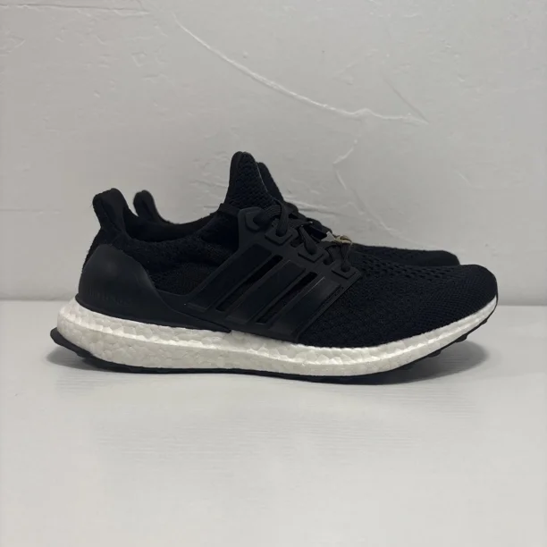 Adi-das UltraBoost 4.0 DNA Men’s Size 8 Running Shoes Lace Up Sneakers NEW