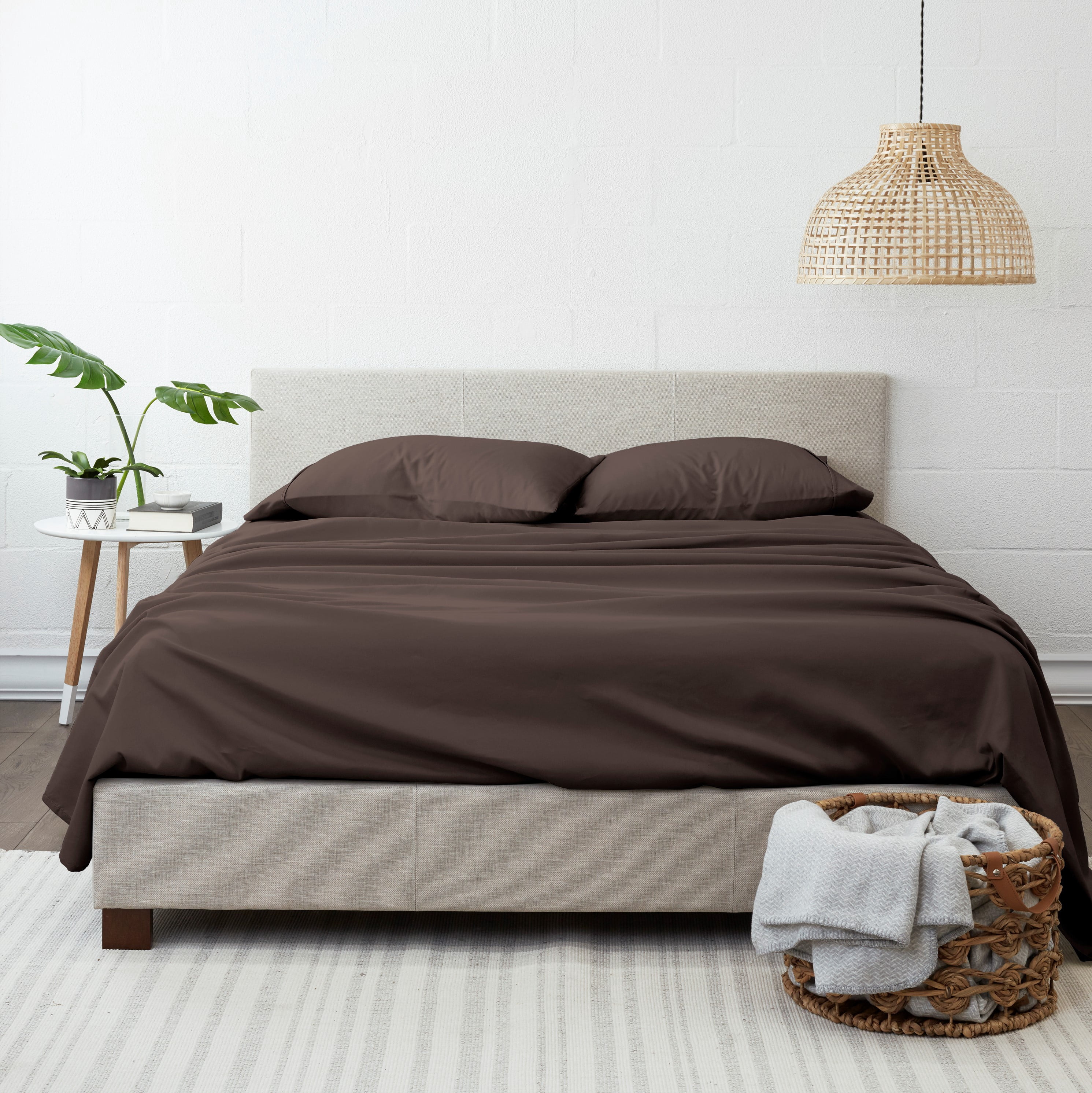 Noble Linens 4 Piece Solid Microfiber Bed Sheet Set, Chocolate, Full