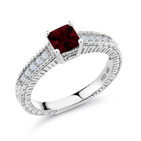 Gem Stone King 1.07 Cttw Princess Cut Red Garnet and White Created Sapphire 925 Sterling Silver Ring for Women | Wedding Engagement Anniversary Promise Ring for Women