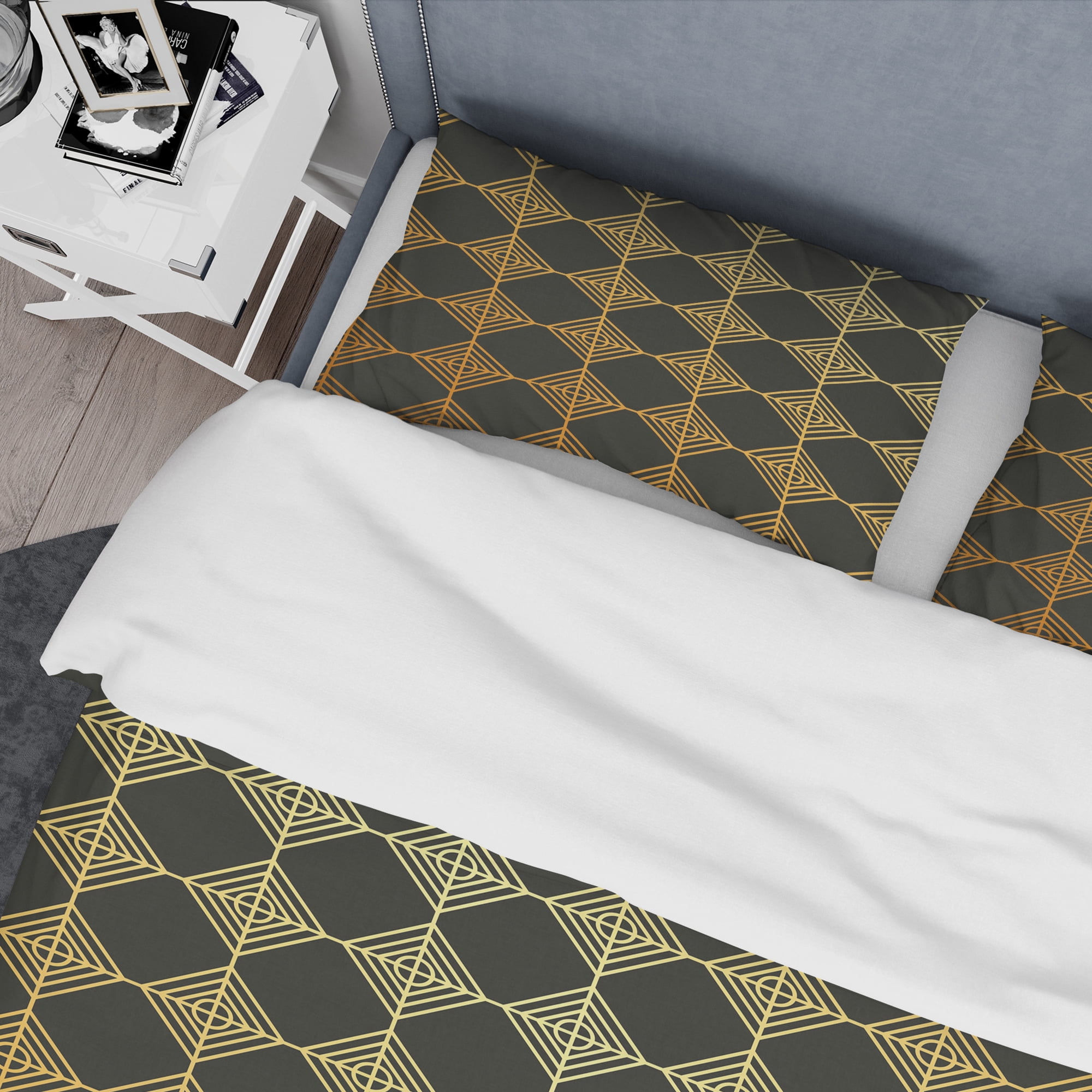 Designart 'Golden Luxury Metallic Geometrics I' Mid-Century Modern Duvet Cover Set