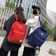 thumbnail image 3 of Mochila ligera para la escuela, mochila informal clásica básica resistente al agua para viajes con bolsillos laterales para botellas oso de fresa Electrónica, 3 of 5