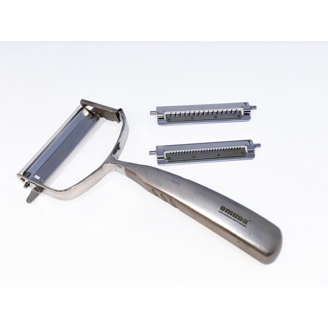 Omuda Vegetable Peeler |OMUDAMP| 3 Piece Peeler Set featuring a stainless steel ergonomic handle and three interchangeable blades: serrated for soft fruits, swivel for firm vegetables, and julienne for garnish strips. The set is designed for easy blade swapping and comfortable use.