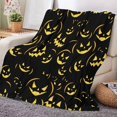 thumbnail image 1 of Manta de franela con estampado de calabazas de Halloween | Manta cálida para cama, sofá y sala de estar | Tejido suave y agradable al tacto | Decoración de temporada para el hogar y la oficina, 1 of 6